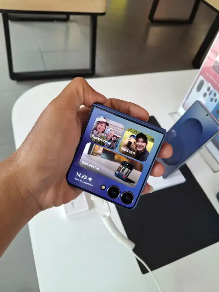 SAMSUNG Z FLIP7 DISKON 3 JUTA PWP BUDS 3 FE, CHARGER ORI DAN SPEAKER