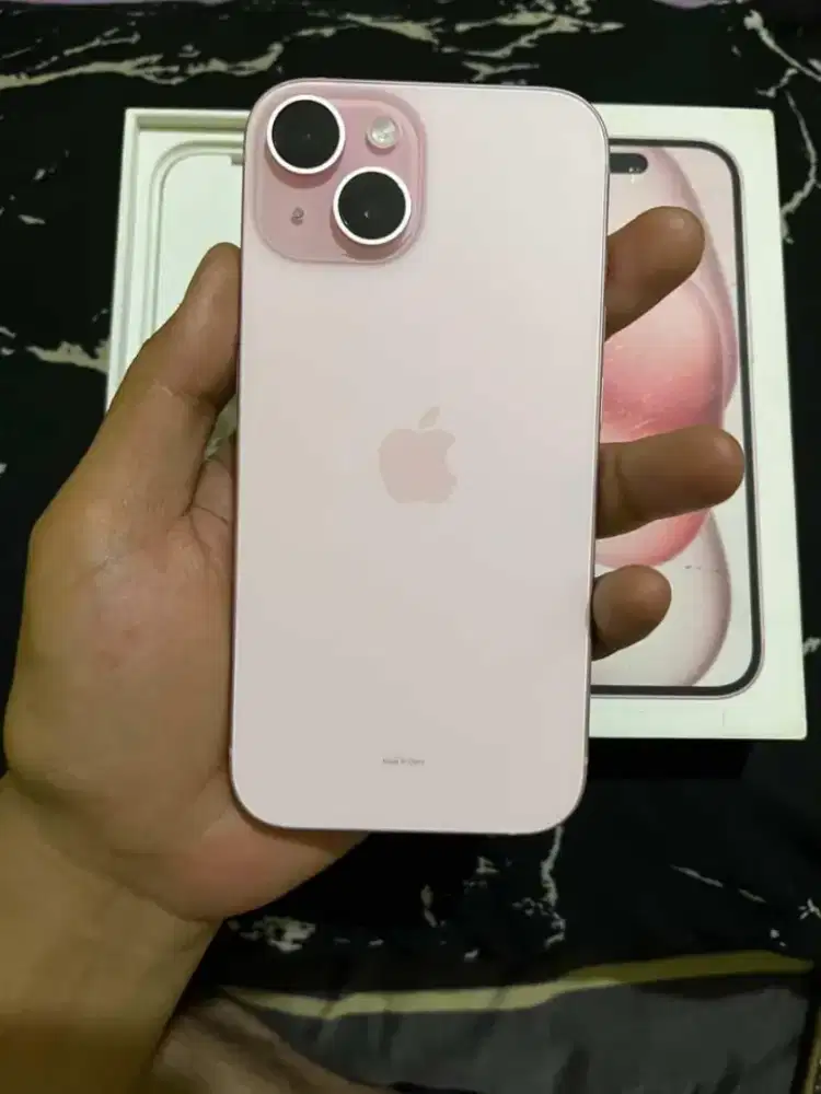 iPhone 15 128 Warna pink