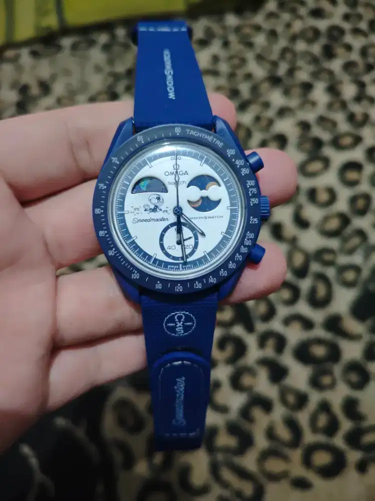 Omega Moonswatch Snoppy