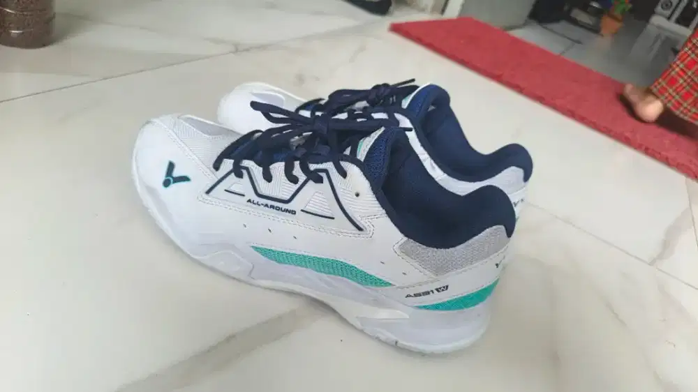 Sepatu Badminton Victor A531W mulus, size 40 mulus