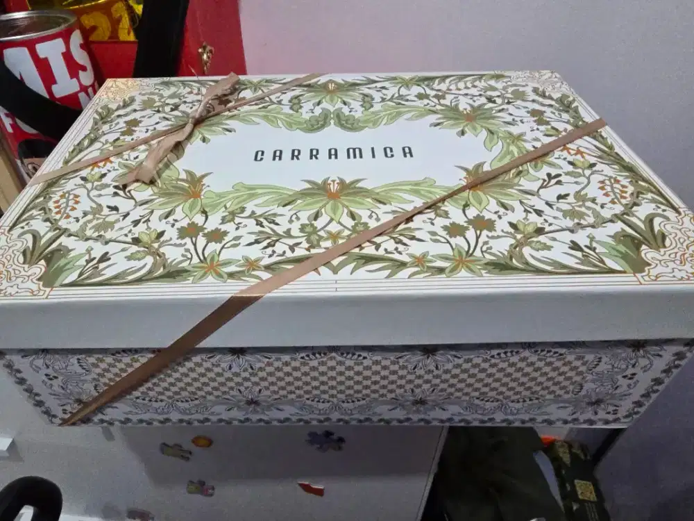 Set Piring lengkap merk Carramica Florette dinner