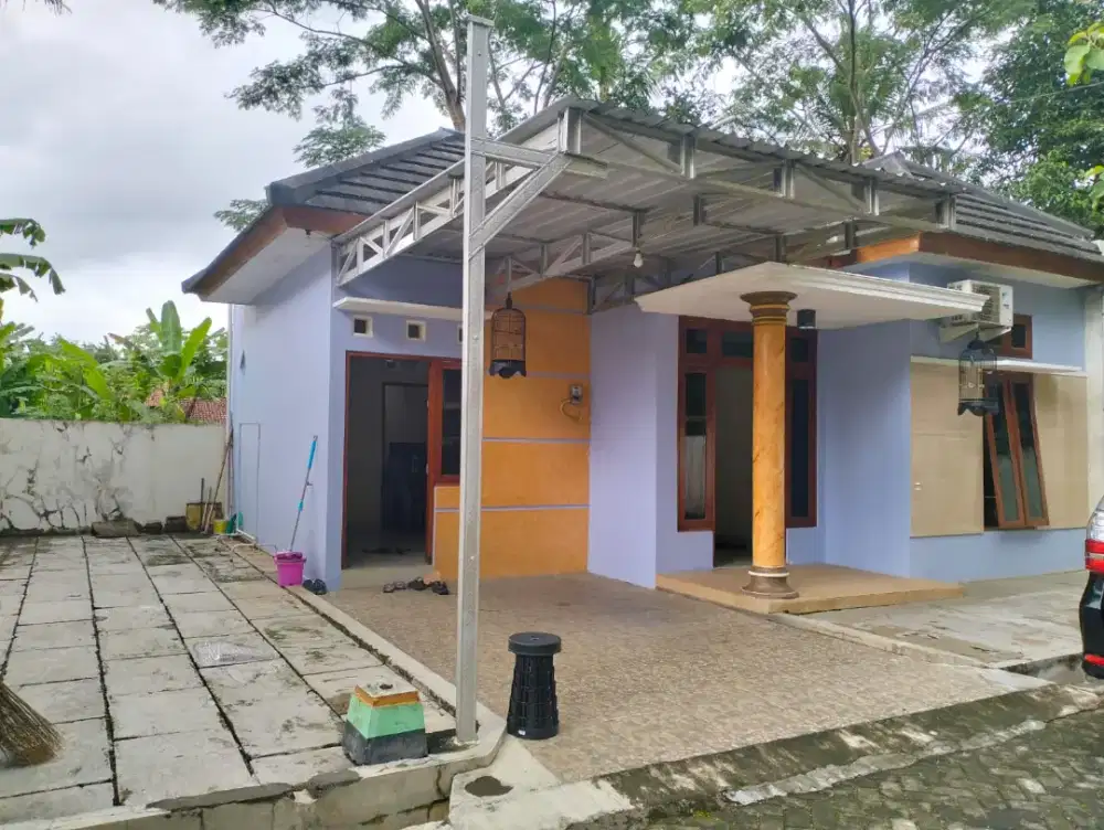Di kontrakan rumah