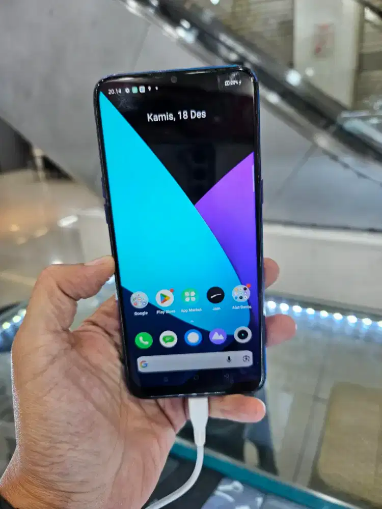 Realme 5 4/128 unit plus charger aja