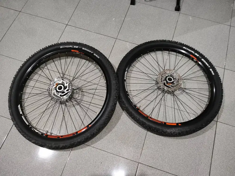 Wheelset 27,5 bawaan xtrada 6 old pkus ban schwalbe smart sam