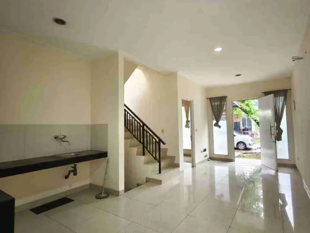 Disewakan Rumah 2 Lt, Rapi, kosongan Cluster Australia Green Lake City