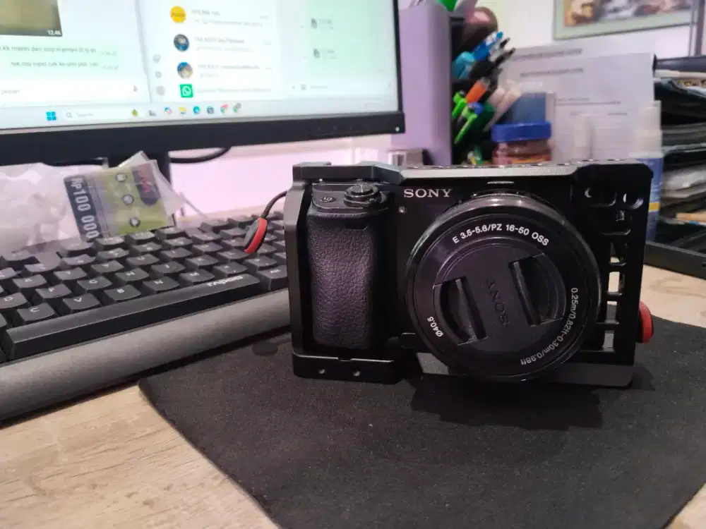 Dijual Sony A6300 + Lensa kit 16-50mm Gress