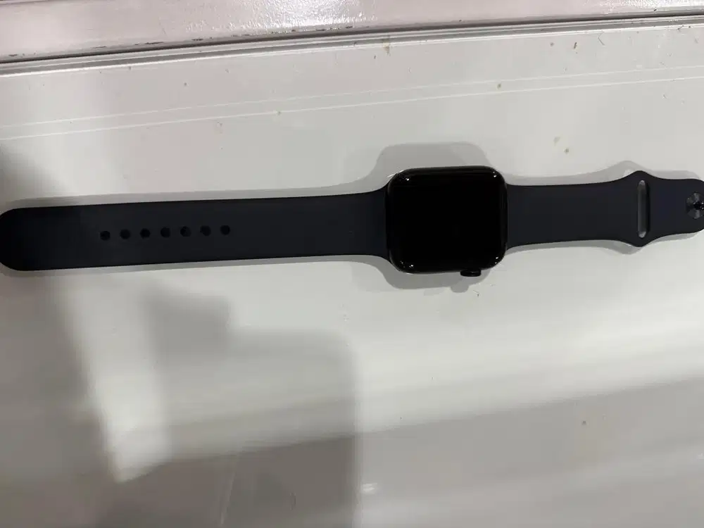 Apple watch SE 2 44MM  like new 99% mulus