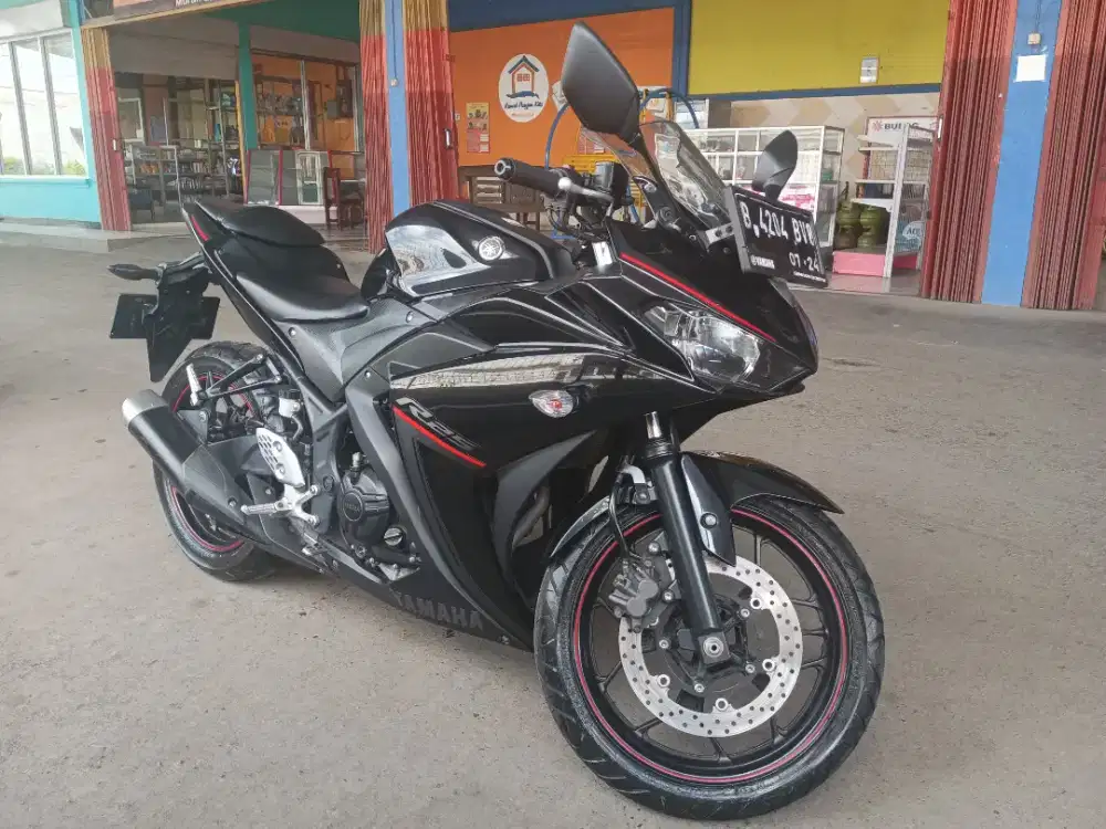 Yamaha YZF R25 Black - Mint Condition