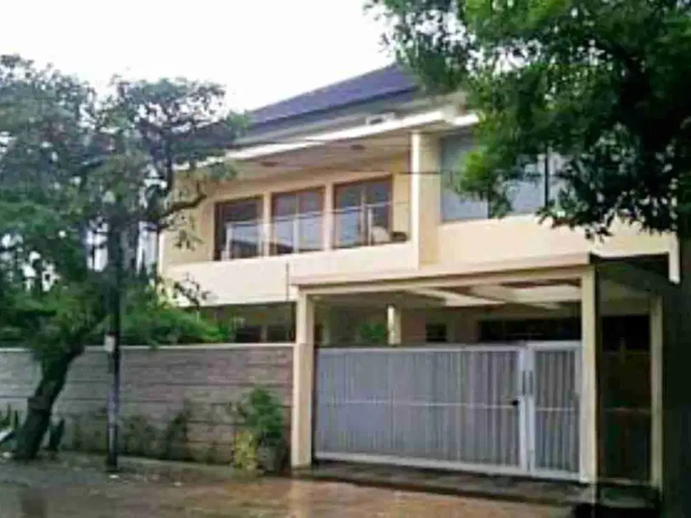 RUMAH MEWAH MINIMALIS TROPIS 2 LANTAI MAINROAD ANTAPANI BANDUNG.