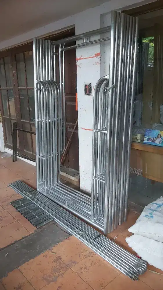 SCAFFOLDING / STEGER BOJONEGORO