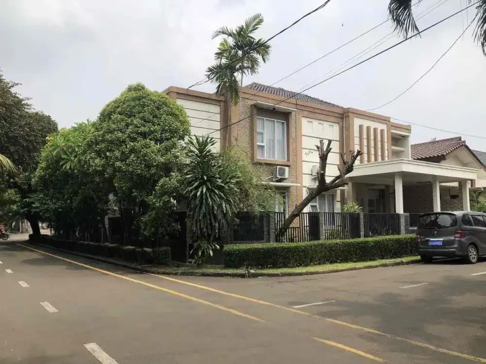 Murah Rumah cantik posisi hoek dalam cluster one gate system sektor 9 Bintaro