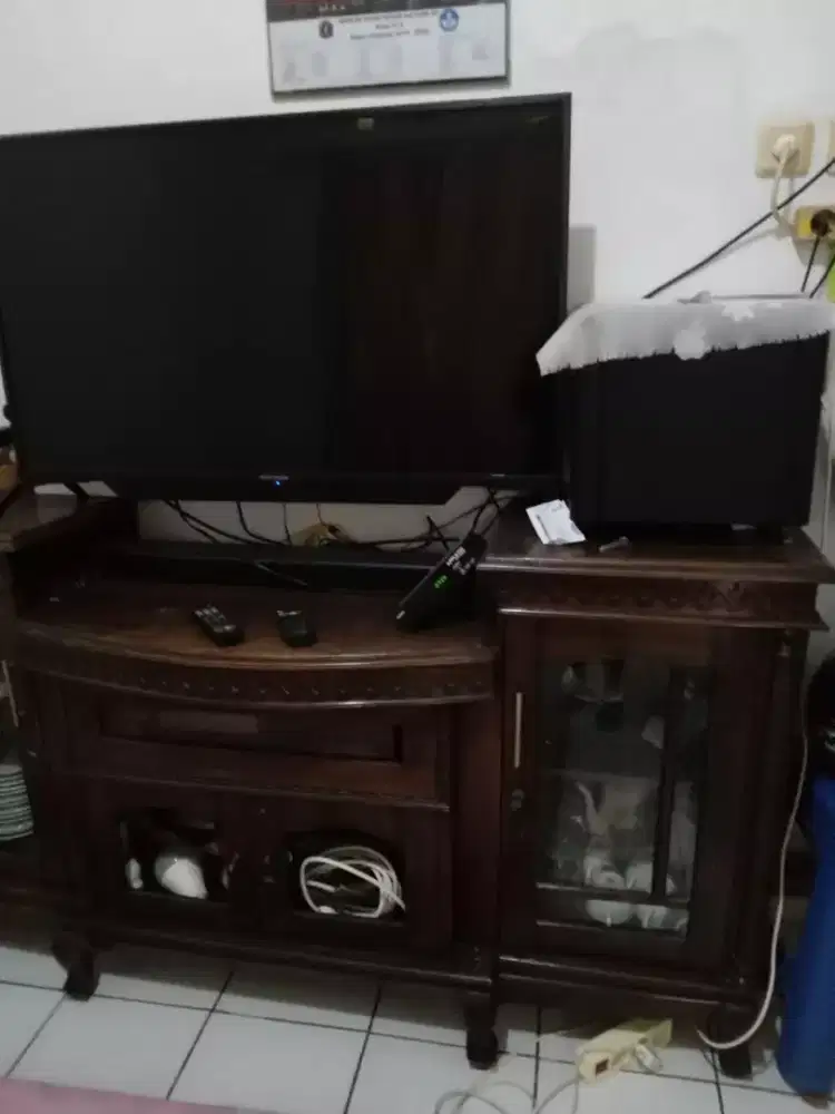 Tv Polytron 43 sudah smart