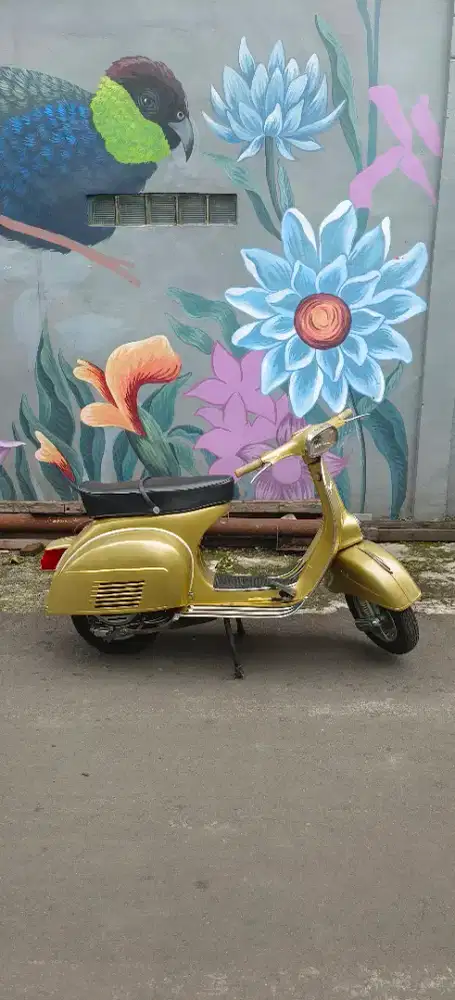 Vespa Sprint 1973 Gold Rare Plat B Kota Tangerang