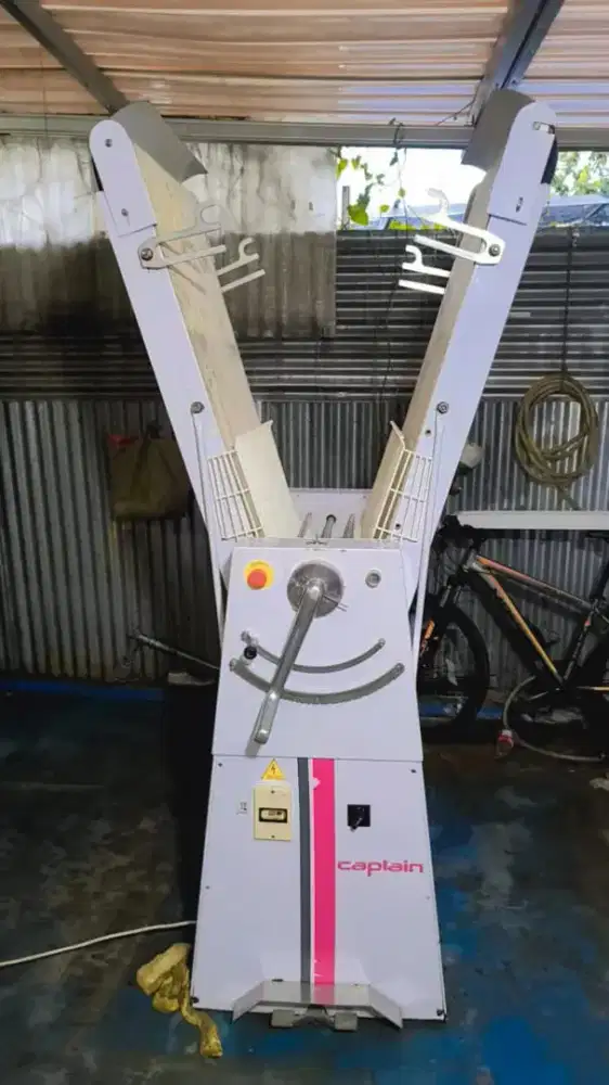 DI JUAL ( Standing Dough Sitter)