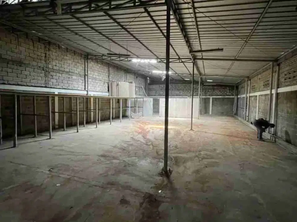 DISEWAKAN GUDANG TAMAN TEKNO BSD