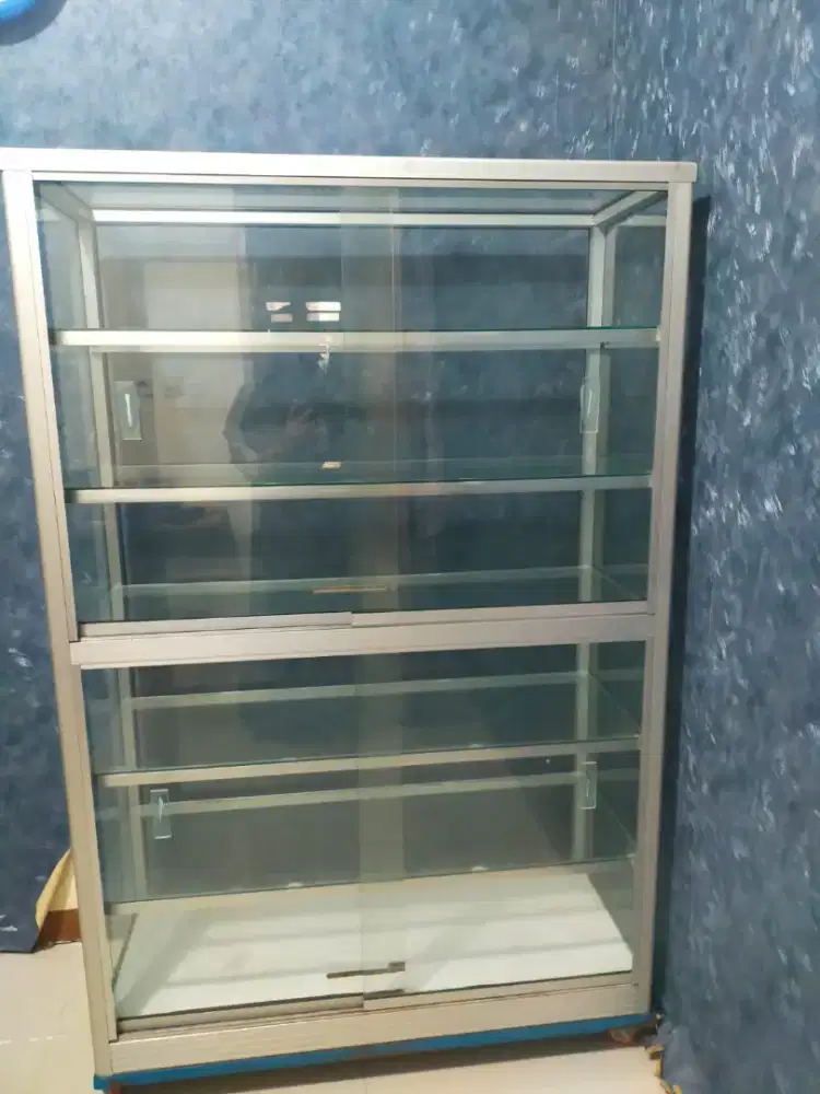 Etalase kaca 1,5mx1m cocok buat usaha