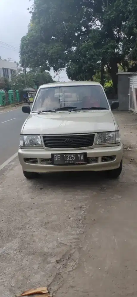 Toyota kijang 2000
