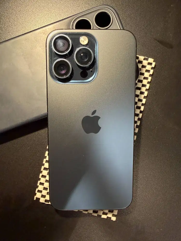 iPhone 15 Pro Max 256gb (midnight blue) TITANIUM