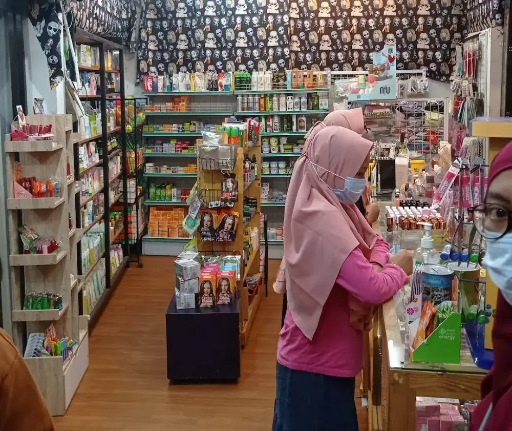 Over Usaha Toko Kosmetik