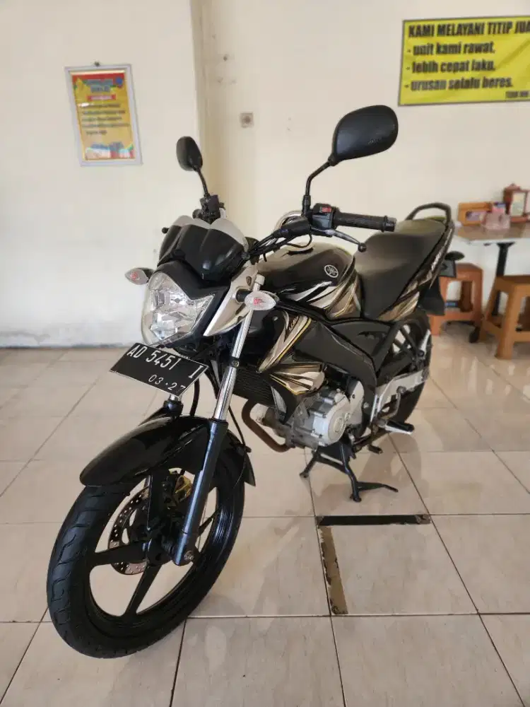 YAMAHA VIXION OLD TAHUN 2012