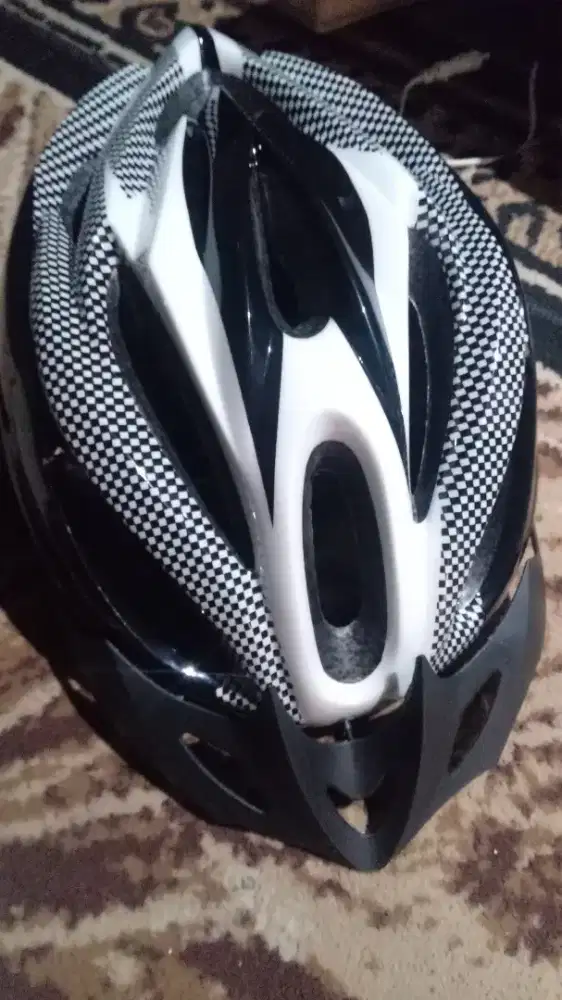 Helm gowes baru