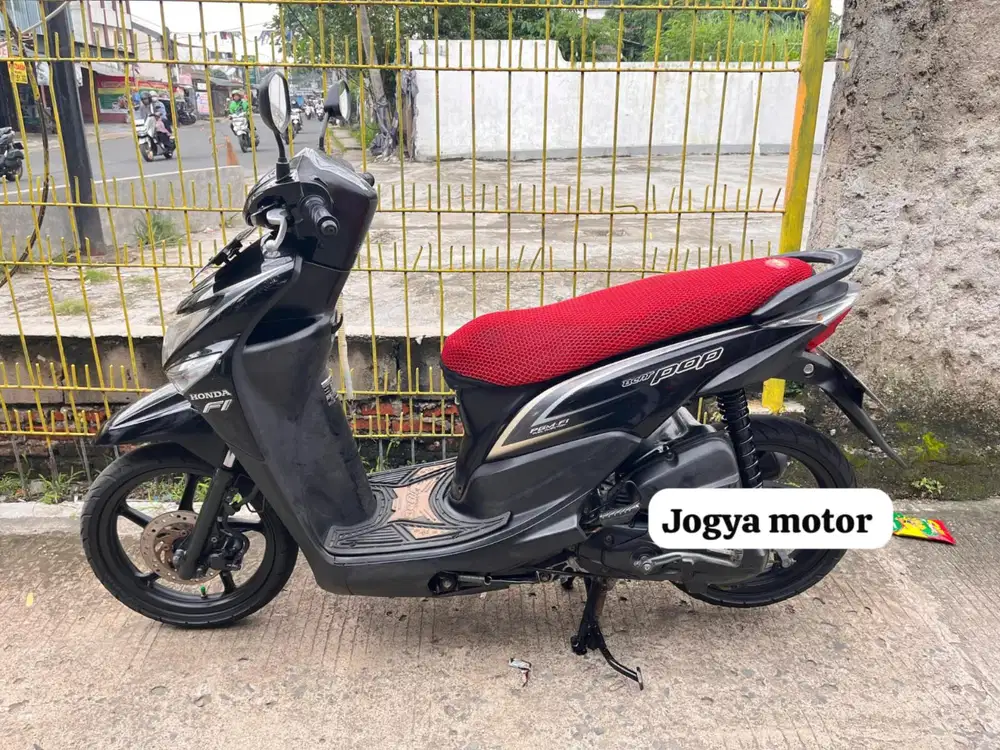 (B) Honda beat pop tahun 2015 casg