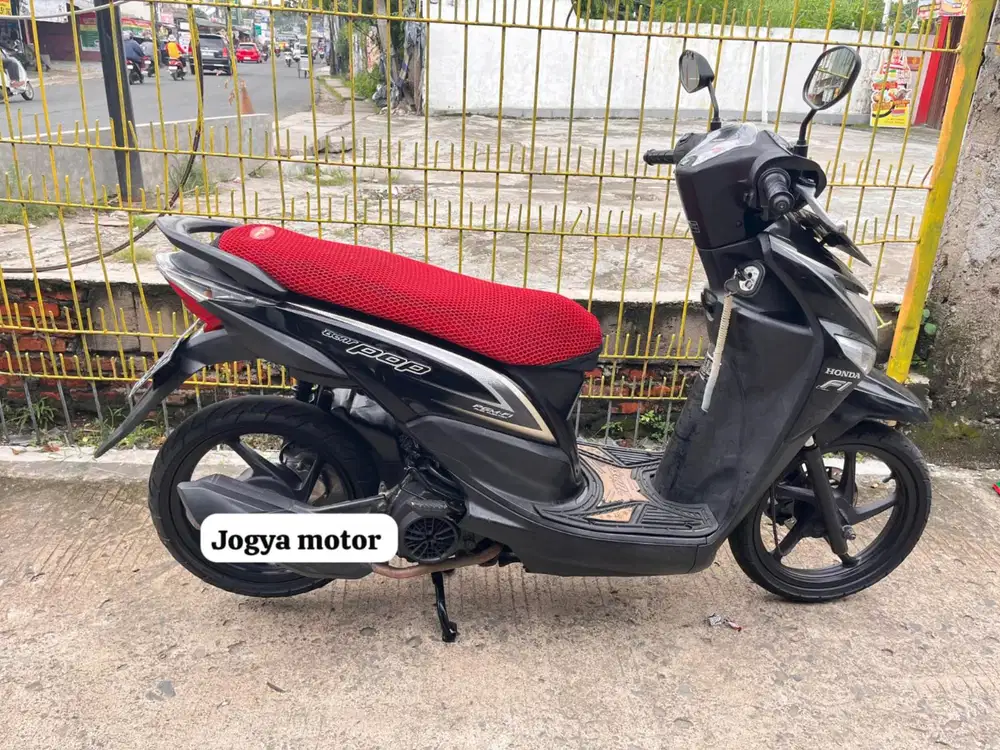 (B) Honda beat pop 2015 casg