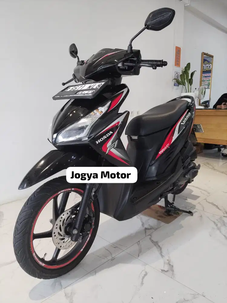 (B) Honda Vario 110 tahun 2014