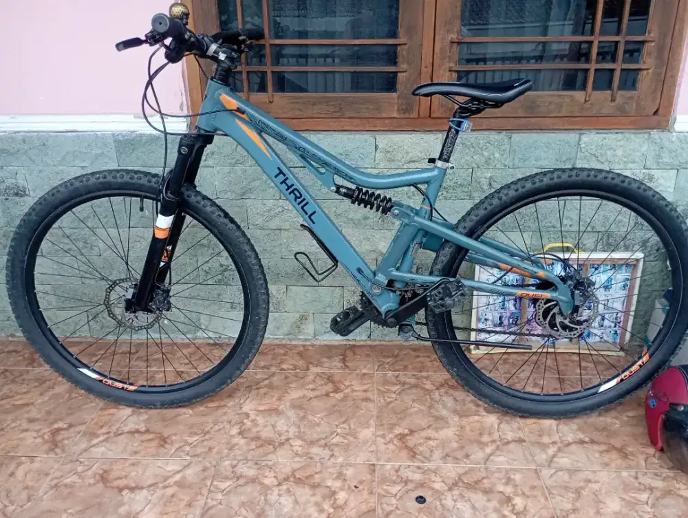 Thril Oust 1.0 like New