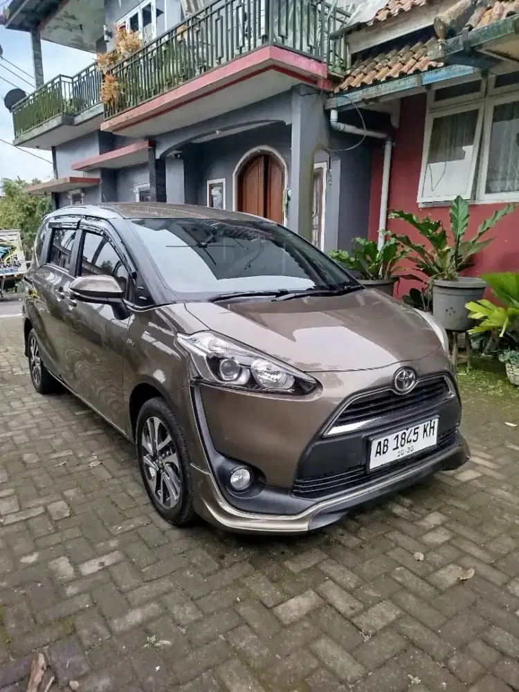 Toyota Sienta G upgrade Q Matic