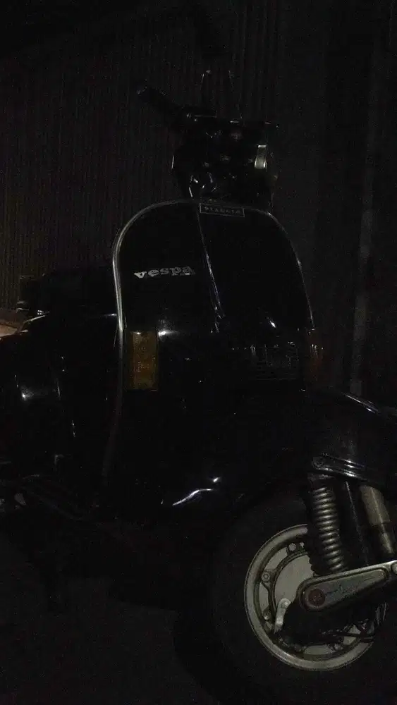 Jual santai Vespa P 150 S tahun 1980