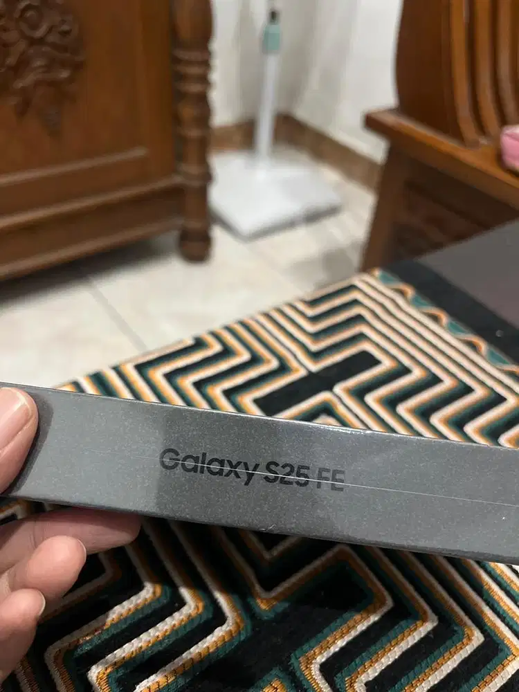 NEW BNIB SAMSUNG S25 FE | 256GB white