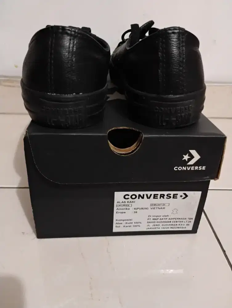 Converse All Black Leather Size 39