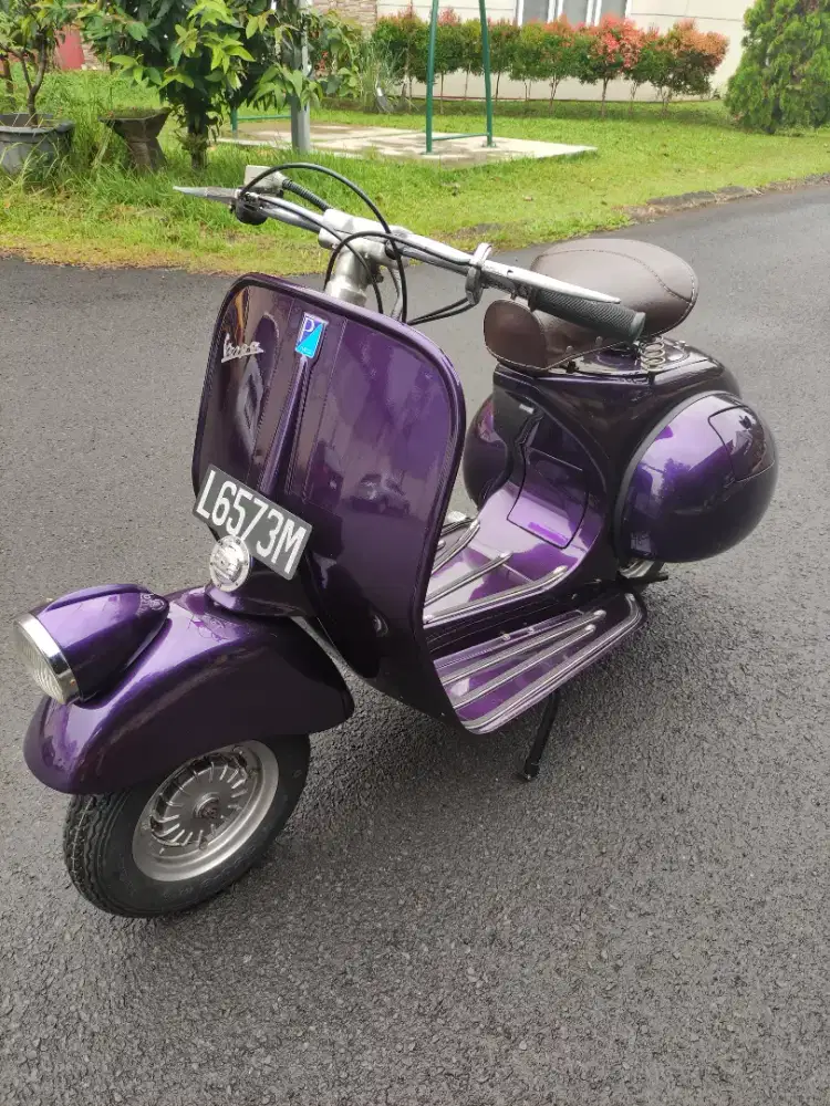 Vespa V30 Custom