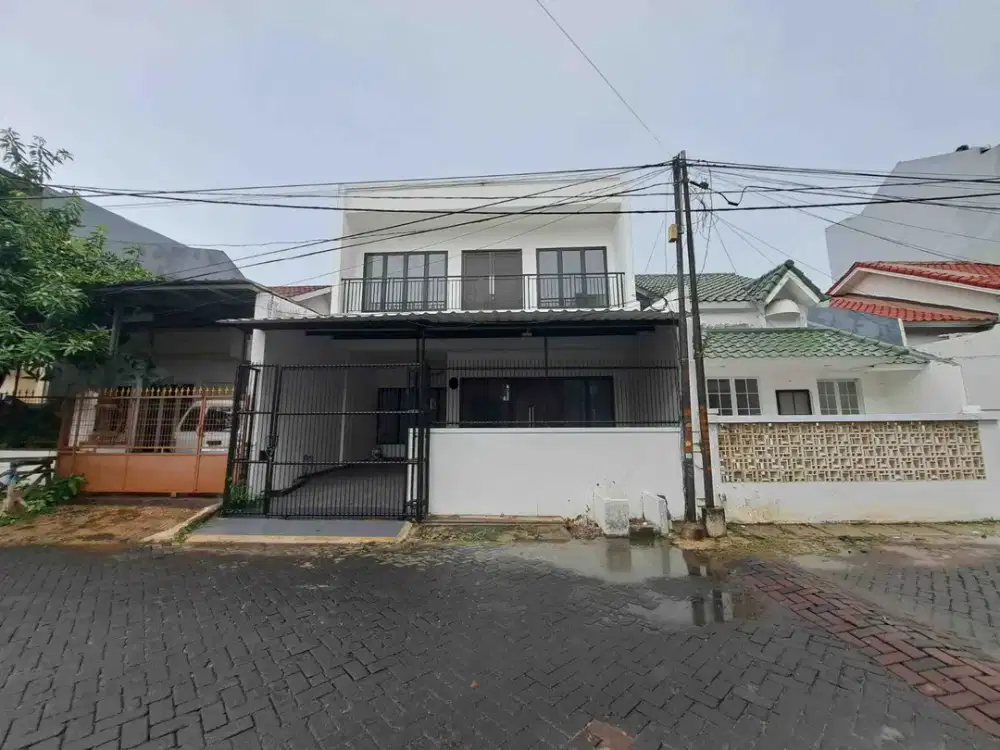 Rumah 2 Lantai 3 Kamar Hadap Barat Laut di Citra 5