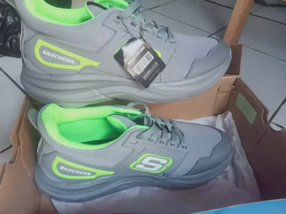 Skechers baru ukuran 42