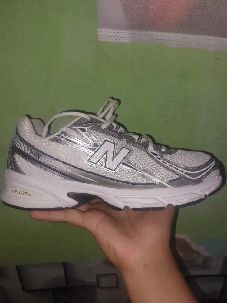 Jual Sepatu New Balance White Silver