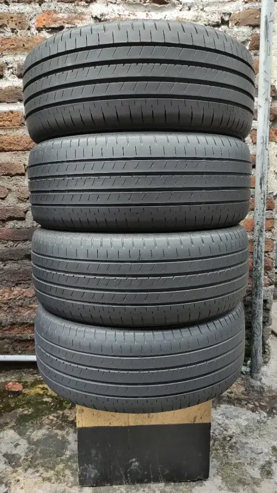 Ban BRIDGESTONE TURANZA 205/50 R17 (4pc)