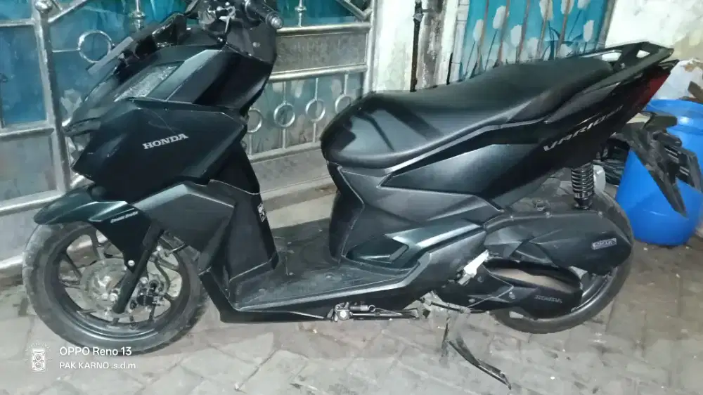 VARIO 160 CC ISTIMEWA