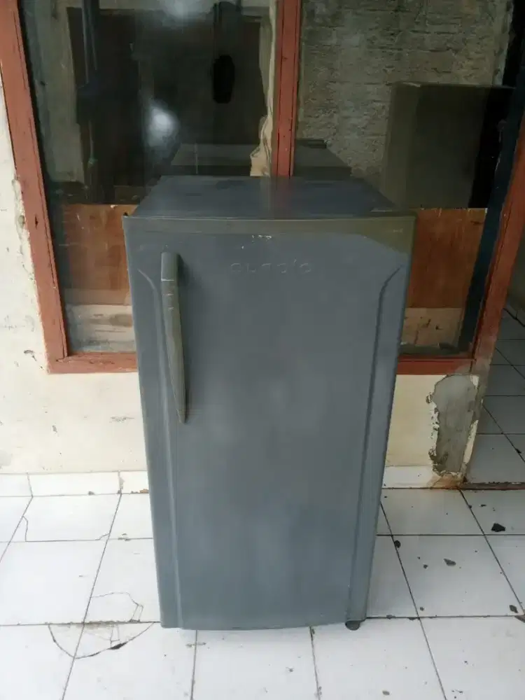 kulkas 1 pintu merek Toshiba