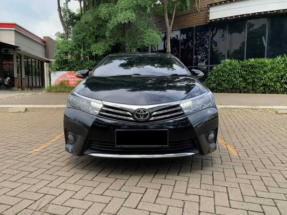 [ KM LOW ] TOYOTA COROLLA ALTIS 1.8 V AT MATIC 2015 HITAM
