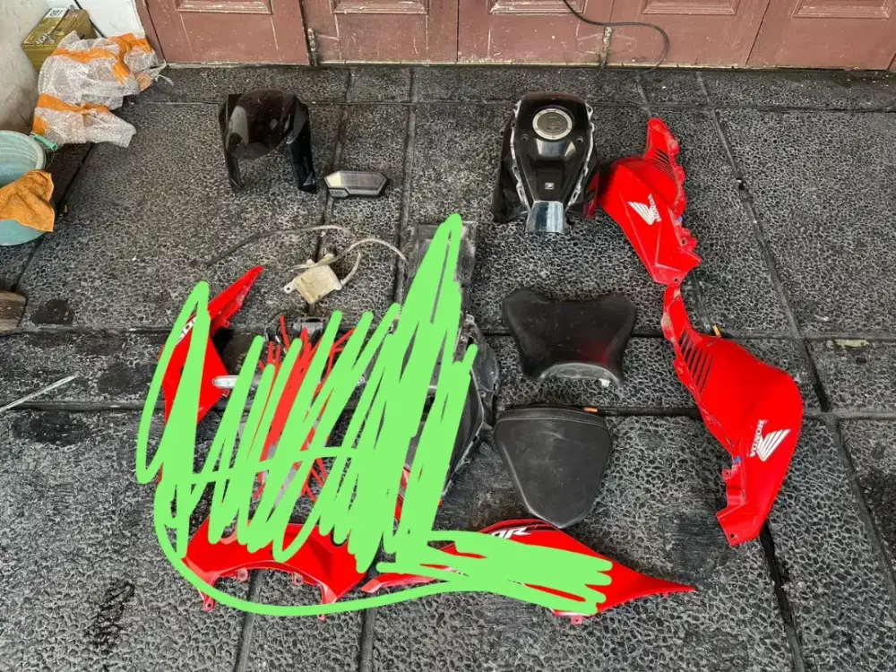 Body Honda CBR 150 K45R Tangki Jok Spakbor Speedometer