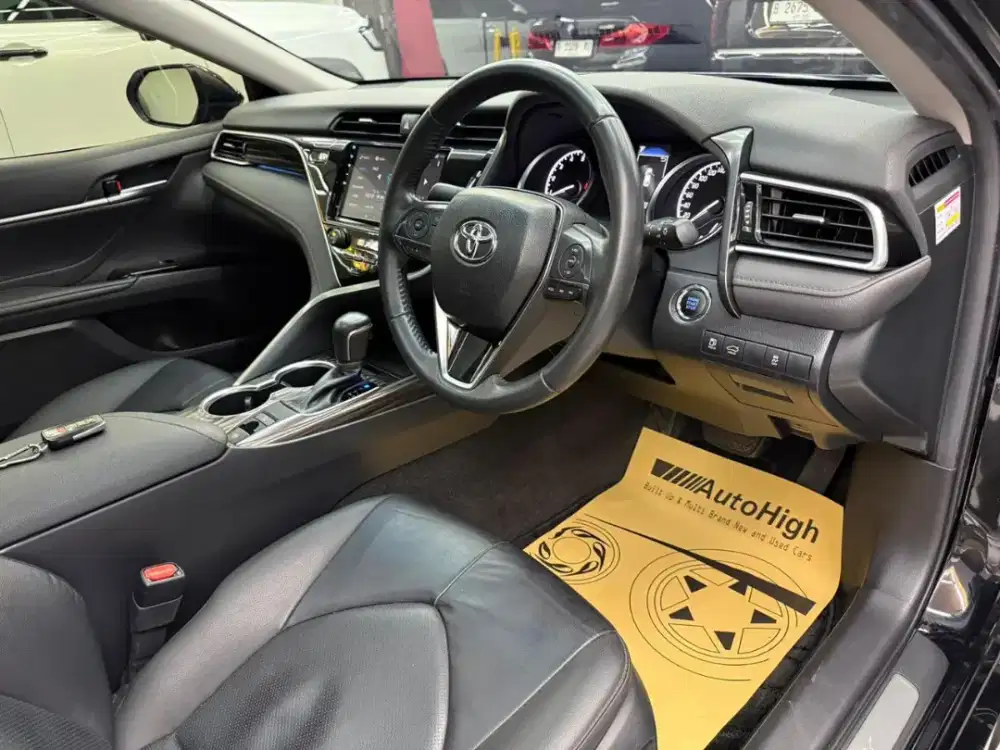 DP10% [Km19.000] Camry V 2021 Black Reg 2022 #AUTOHIGH
