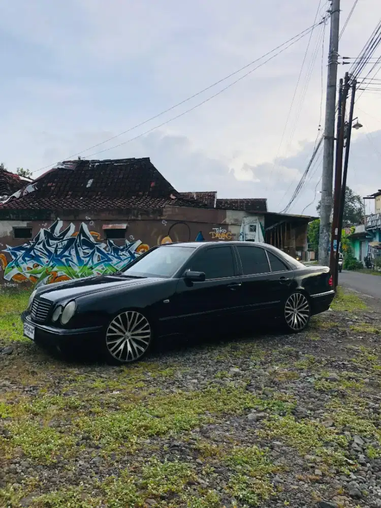 MERCY W210 E230 TAHUN 1996