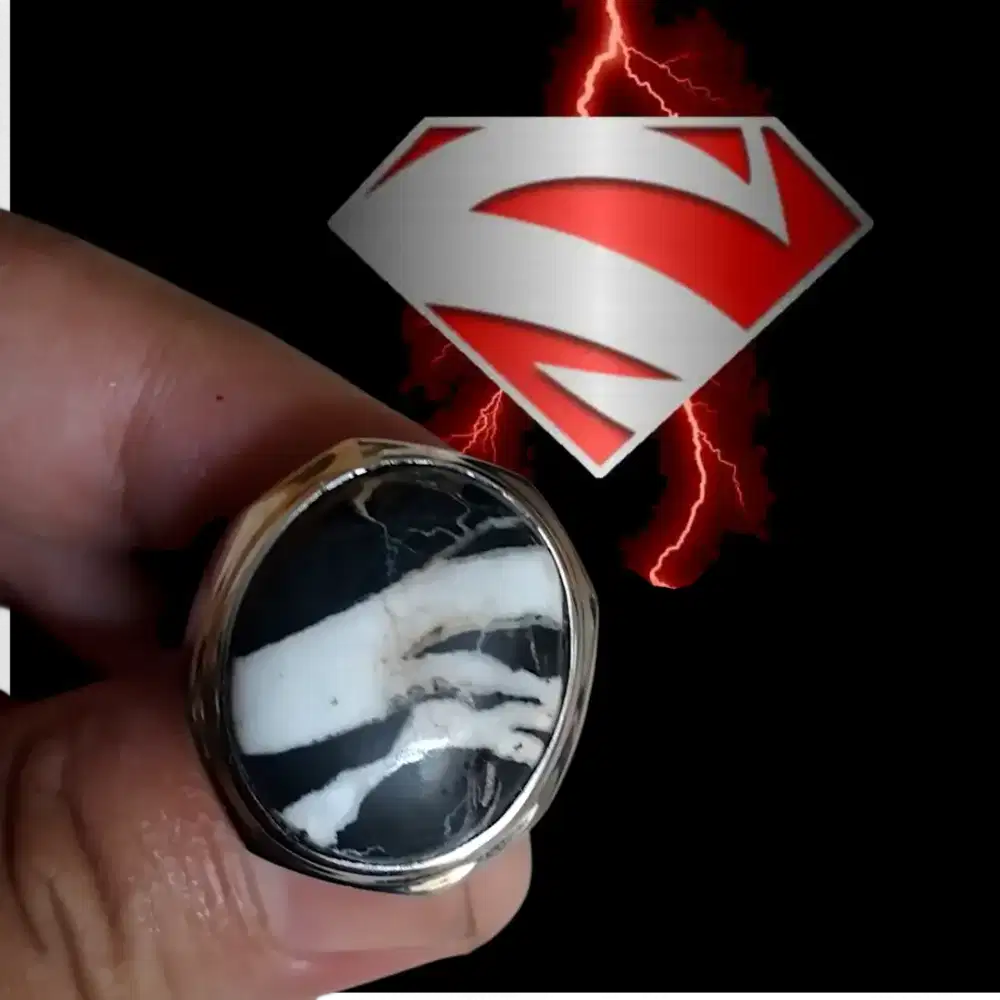 Cincin Pirus Putih White Buffalo Nevada Usa Motif Logo Superman