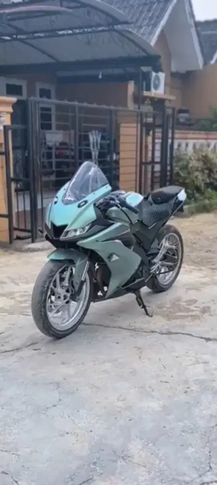 Jual motor r15 v3 model ganteng