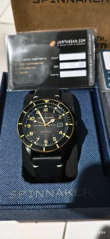 Spinnaker Cahill Divers Watch special edition  Black Gold