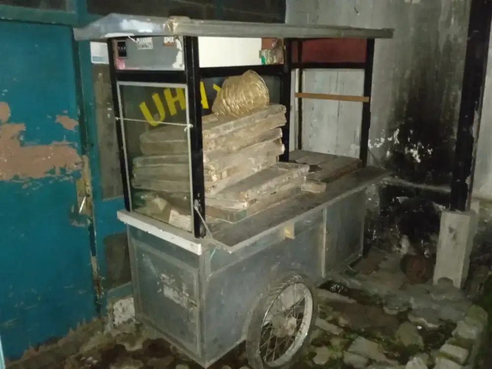 Gerobak jualan bekas jualan tahu sumedang