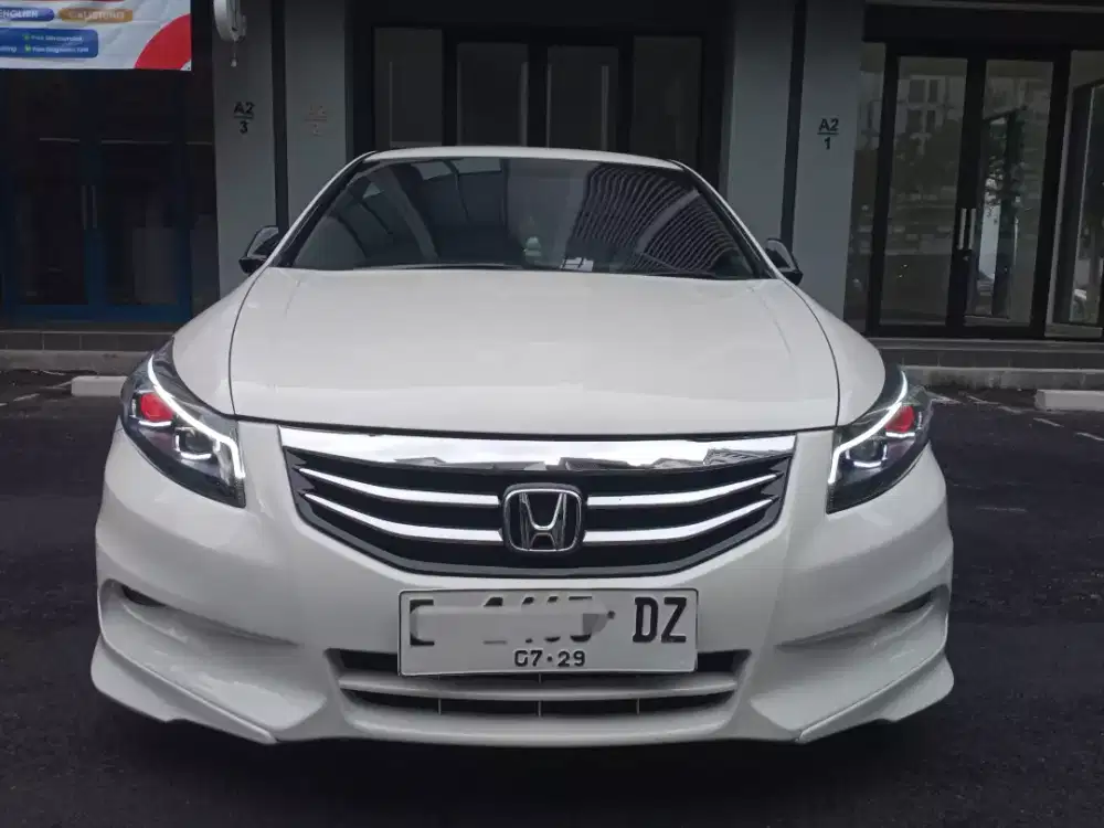Honda Accord 2.4 matic 2012 low KM servis record