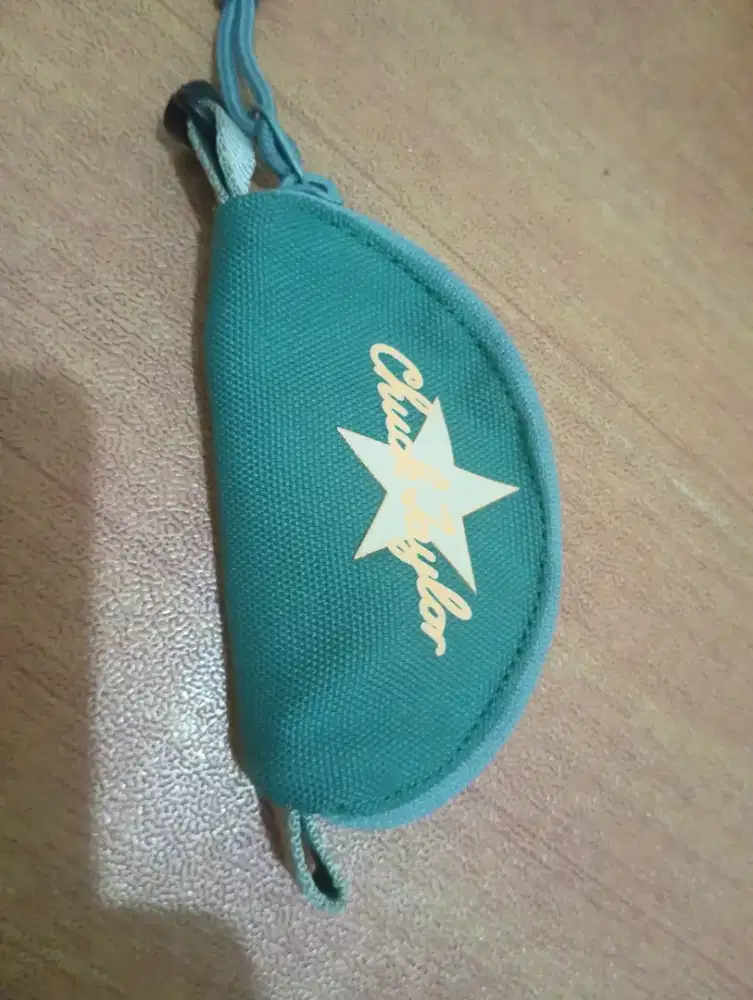 Dompet mini merk converse untuk simpan coin wanita